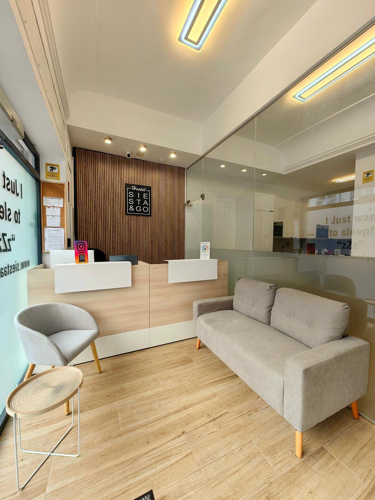 Hostel Siesta & Go マドリード エクステリア 写真