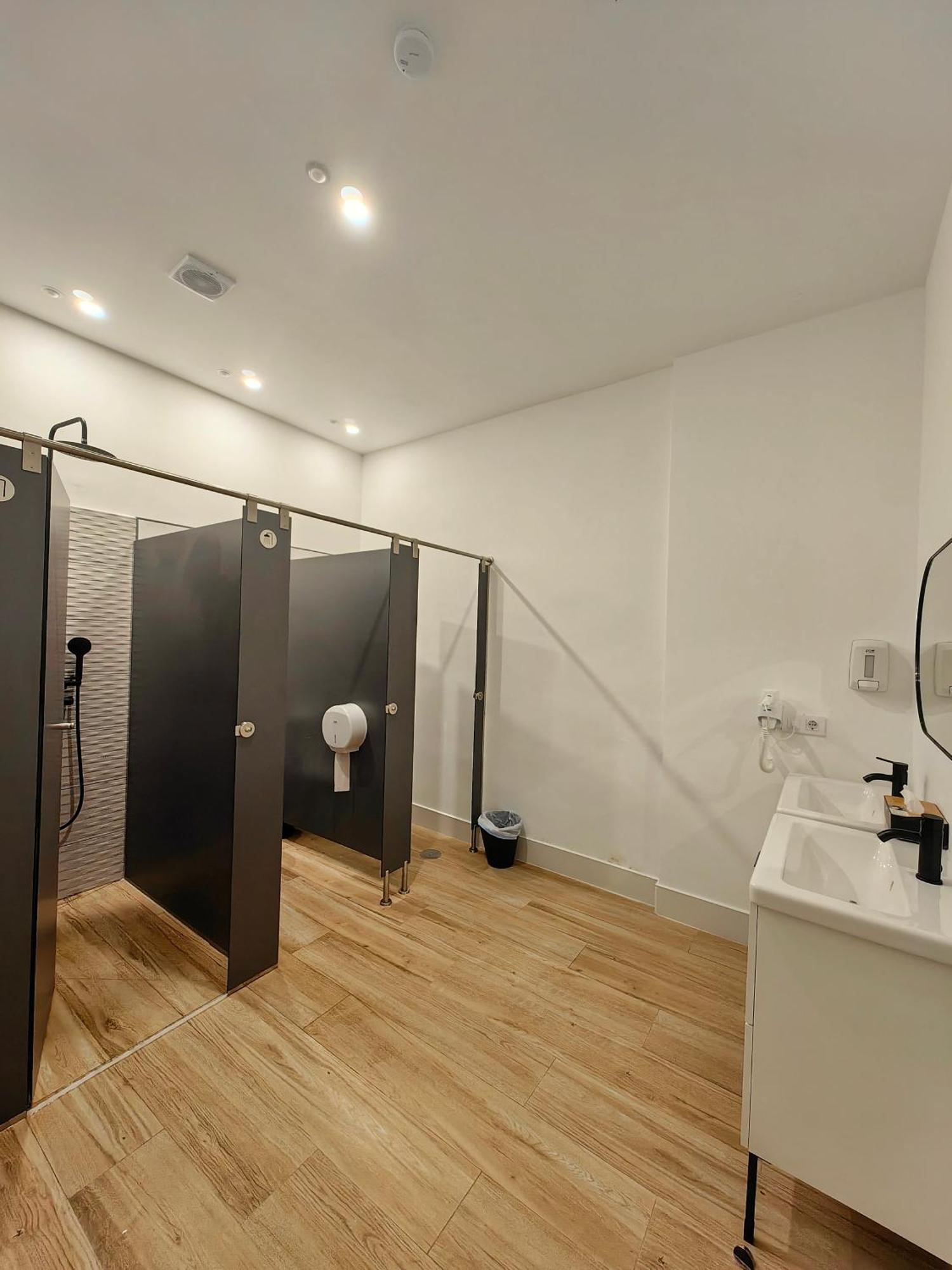 Hostel Siesta & Go マドリード エクステリア 写真